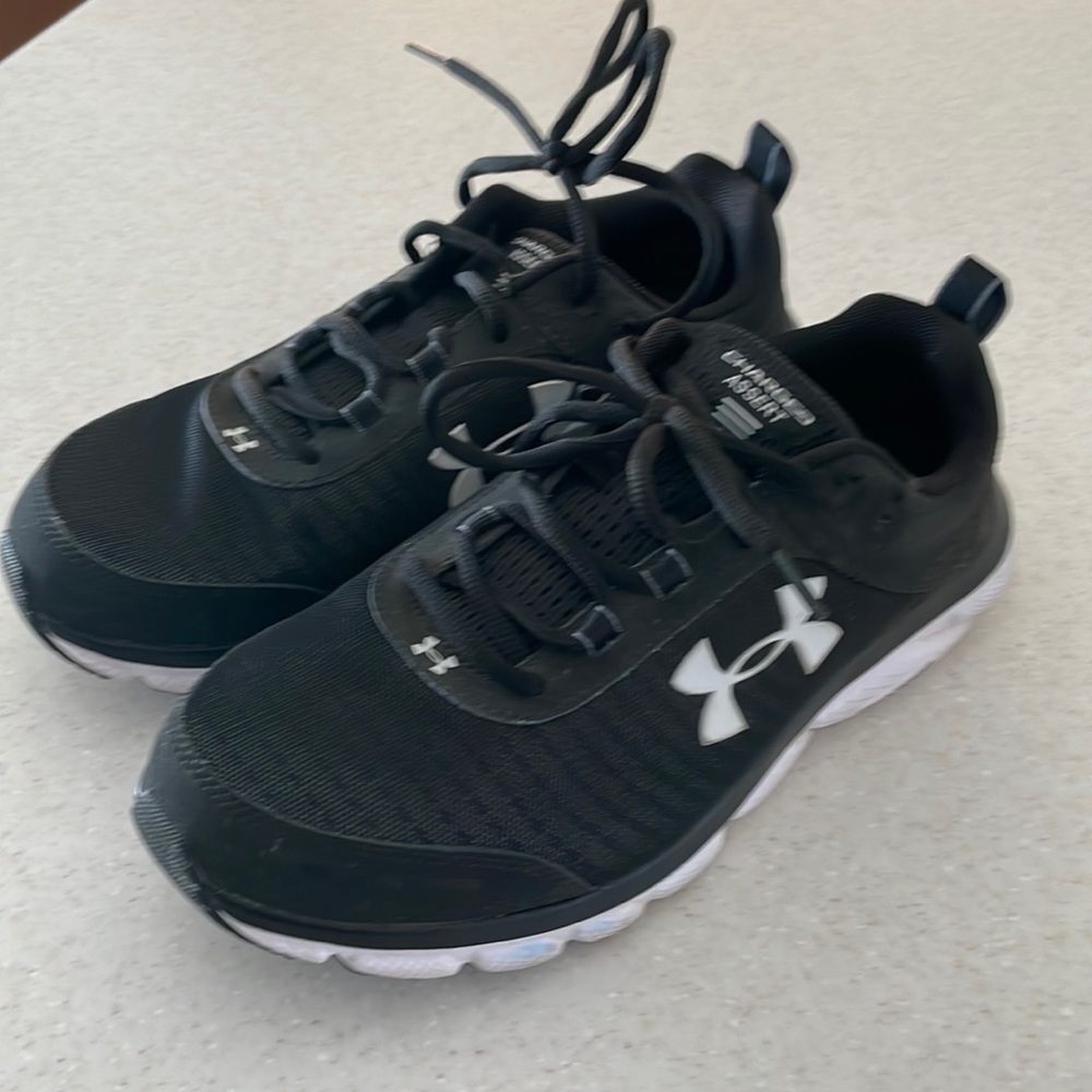 Under Armor Charged Assert size 9
